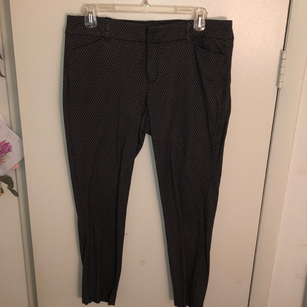 *Sold* Black and white print pixie pants